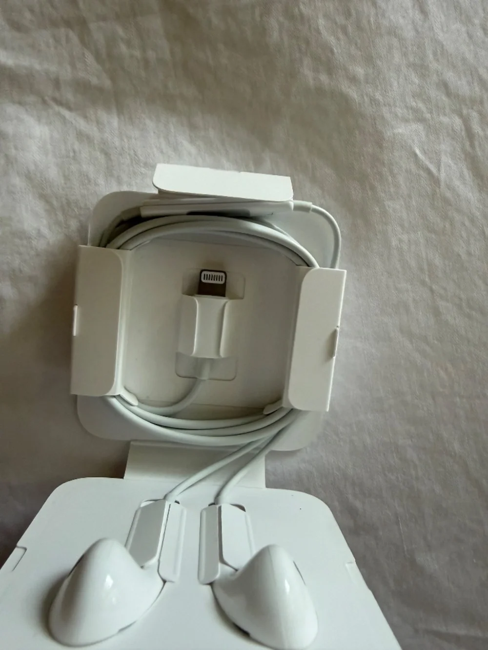 Apple new earpods